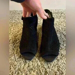 Earth Carson Hamden Suede Peep Toe Mid-Heel Sandals, black, Size 9w